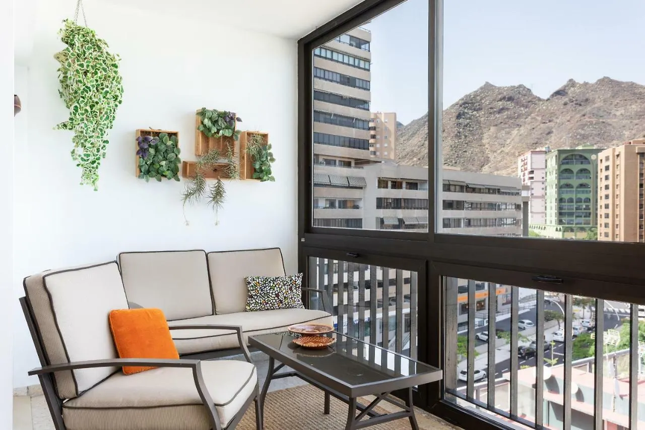 Апартаменты Frontline Santa Cruz With Sea View