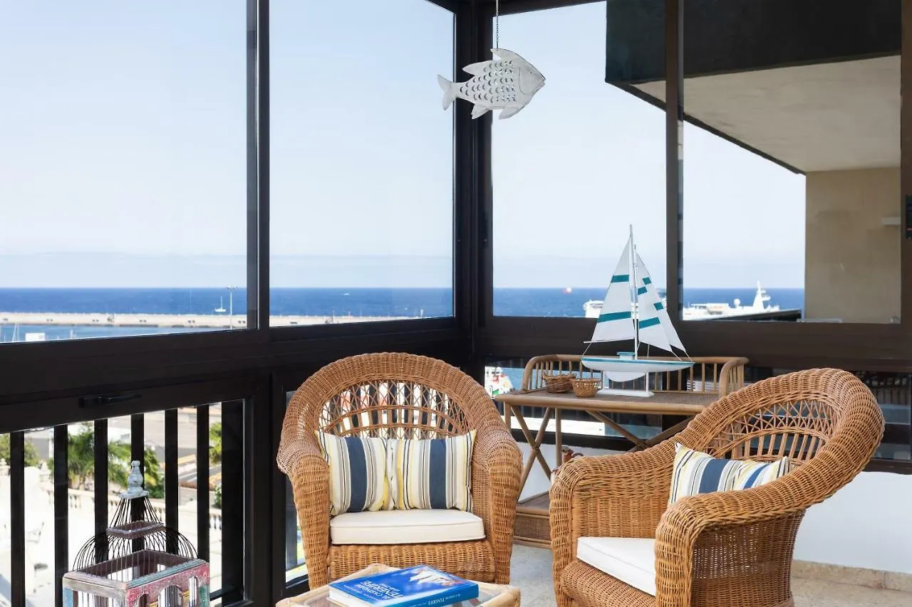 Апартаменты Frontline Santa Cruz With Sea View