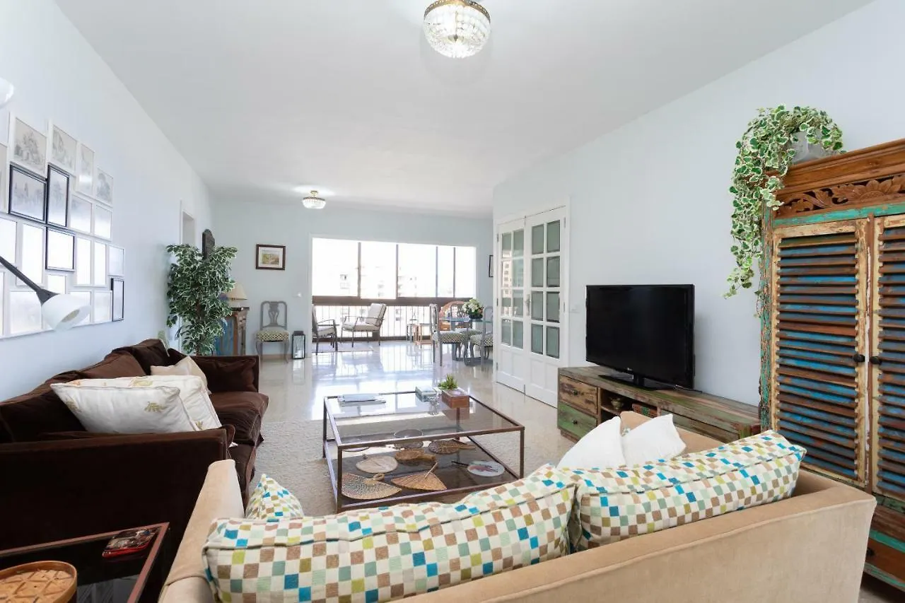 Апартаменты Frontline Santa Cruz With Sea View